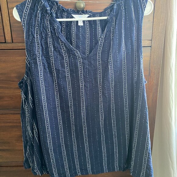 Sleeveless navy blue top - Picture 1 of 3